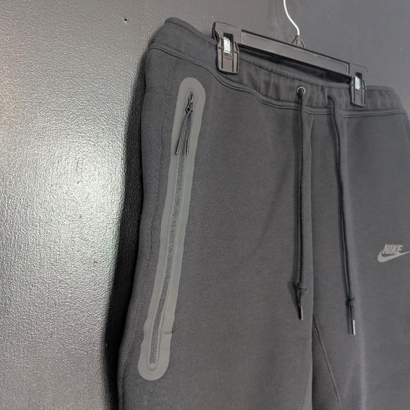 Nike Tech Joggers Sweatpants Nike Joggers Men's BNWT - Picture 5 of 16